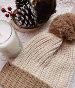 Fashion Nayked Apparel Soft Chunky Knit Two-Tone Hat With Pom Pom And Solid Color Beanie With Pom Pom And Cuff